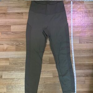 Athleta Trekkie Hybrid Crop Tight in Dark Green